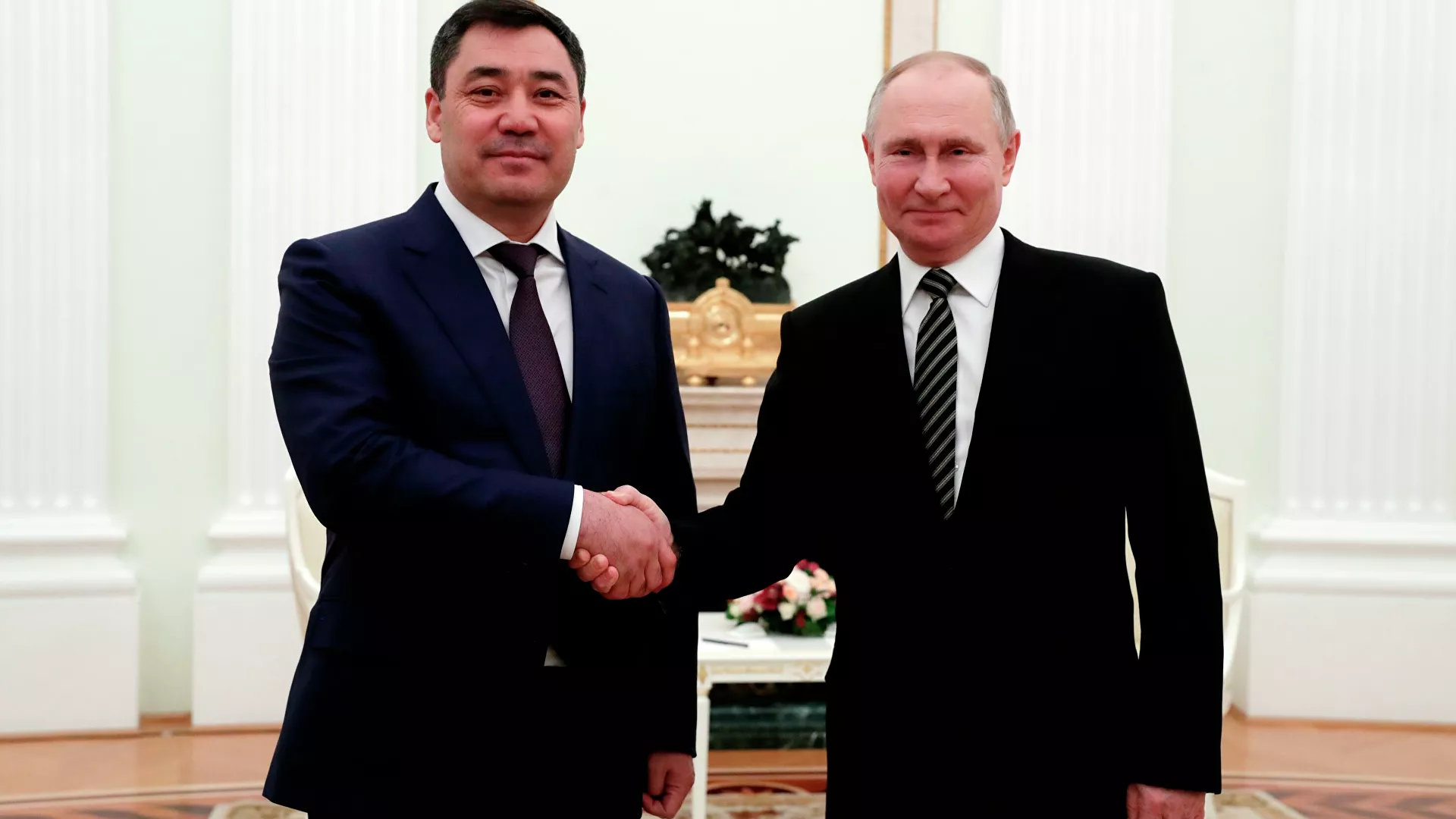 Wladimier Putin und Sadyr Schaparow